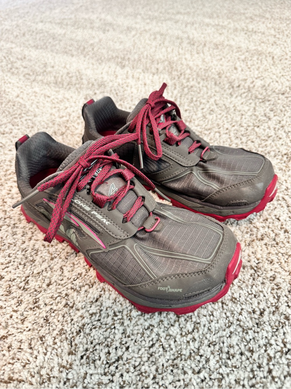Altra Lone Peak Women’s Trail Running Shoes Gray Pink Size 8